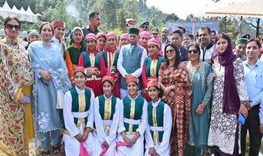Governor inaugurates Shimla Flying Festival and Hospitality Expo-2024