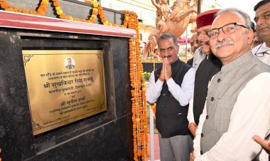 CM unveils statue of Rani Jhansi Laxmi Bai at Hamirpur bus stand