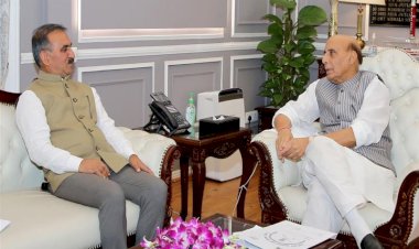 CM calls on Defence Minister at New Delhi