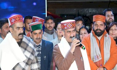 CM graces Winter Carnival Shimla