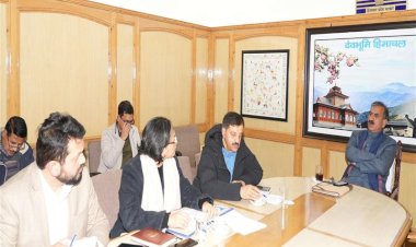 CM directs to focus on digitization of the data and employ modern technology in Labour and Employment department