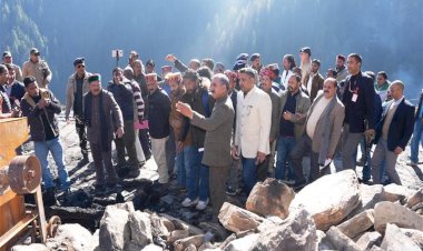 Chief Minister visits fire-affected area in Tandi