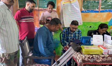 Anurag Singh Thakur delivered relief material in natural disaster affected Chabutra