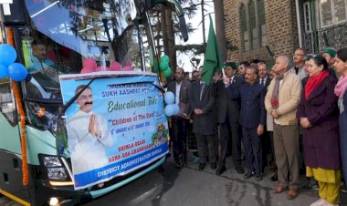 Chief Minister flags-off ‘Children of the State Tour’ under Mukhyamantri Sukh-Aashray Yojana