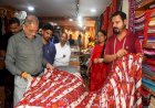 Governor visits Himachal Emporium in New Delhi